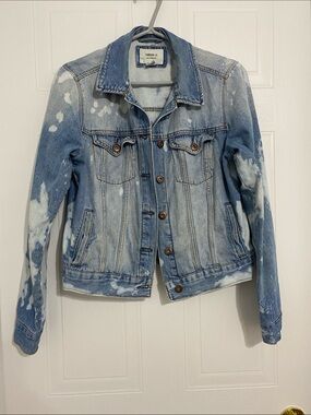 Forever 21 Bleach Splattered Light Wash Denim Truckers Jacket Medium